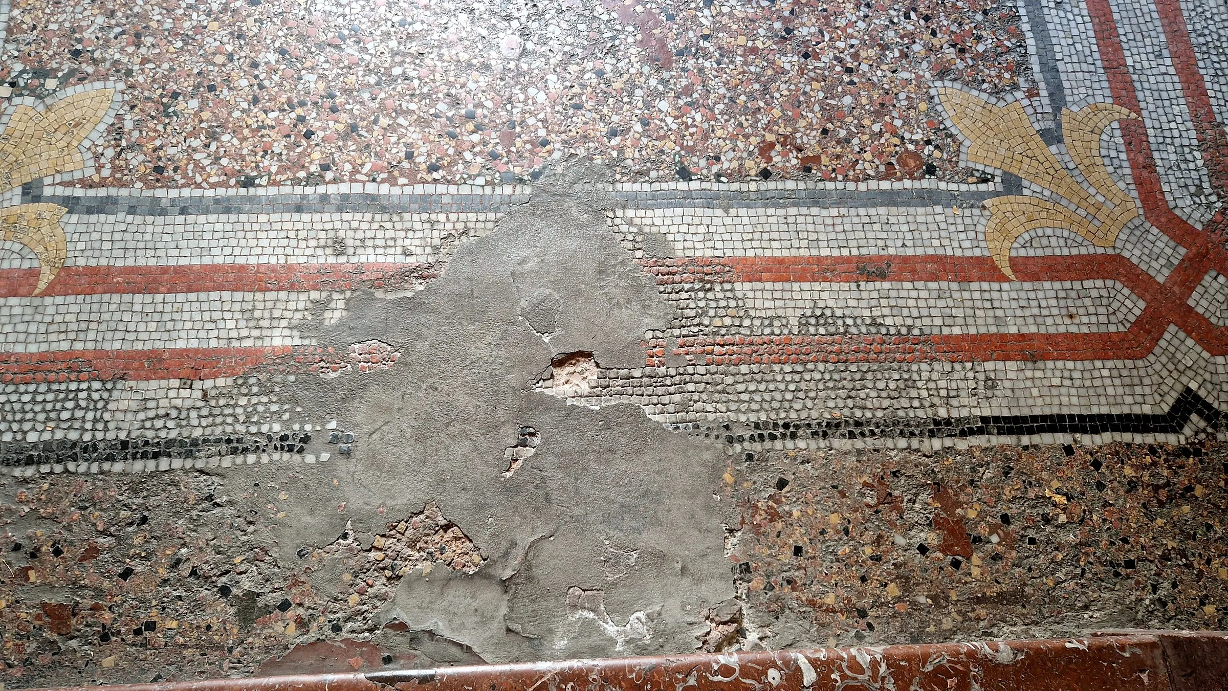 Suelo de mosaico, Portal en Mazarredo, antes